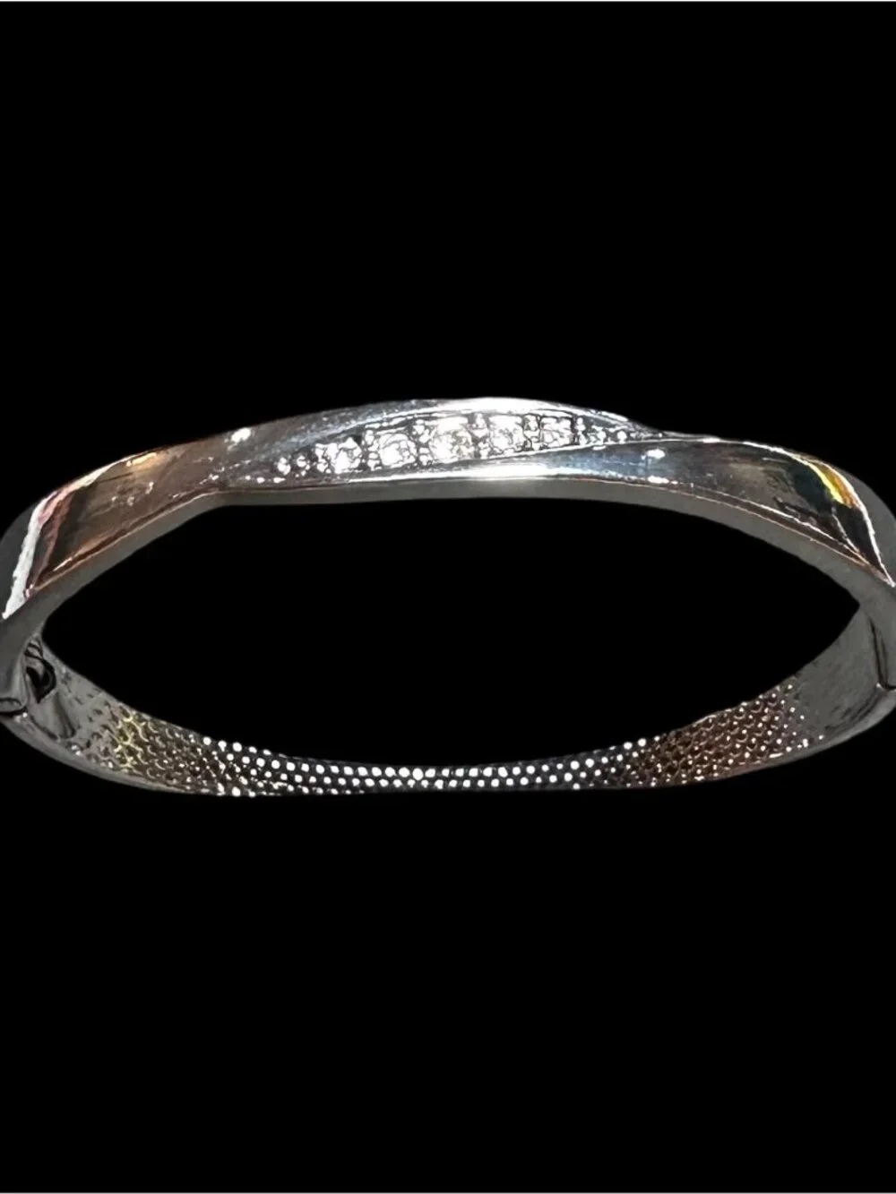 Clamper Bangle Bracelet Silver Tone Rhinestone Center Twisted Style Womens NWOT